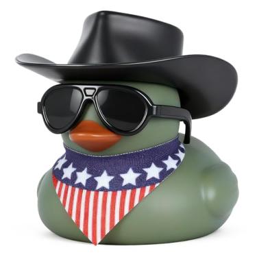 Imagem de Ornamento de carro de pato de borracha verde militar com chapéu de caubói, óculos de sol e bandana - acessórios divertidos de decoração de painel para carro, mesa ou casa