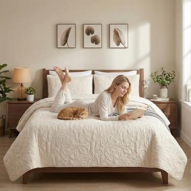 Imagem de Andreannie Conjunto de colcha de 3 peças para decoração de casa com estampa geométrica ultrassônica de verão, outono, conjunto de cama para todas as estações, presente para mamãe/irmã/avó (bege, king