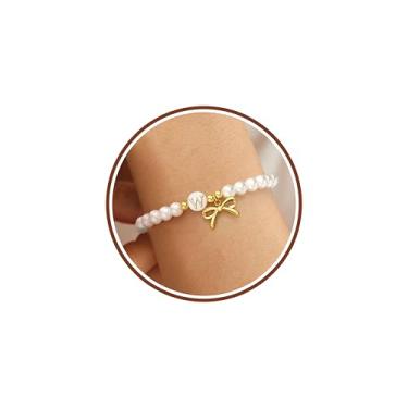 Imagem de Nymerianoble Pulseiras femininas com inicial de pérolas, pulseiras modernas com contas folheadas a ouro 14 k, joias de laço para chá de panela, presentes de casamento, formatura, aniversário, joias