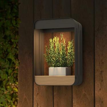 Imagem de Grand patio Plantador de prateleira de arandela solar ao ar livre, lâmpada de parede impermeável LED decorativa com grão de madeira para pátio, varanda, energia solar, preto (retângulo S)
