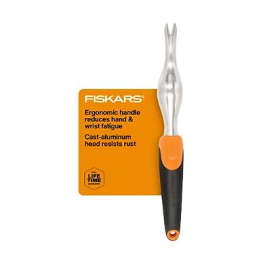 Imagem de Fiskars Ergo Weeder Tool para remoção de ervas daninhas, ferramenta manual de jardinagem resistente com alça ergonômica e orifício para pendurar