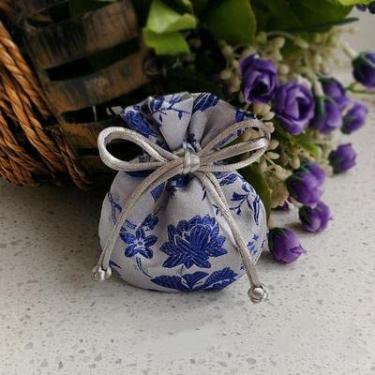 Imagem de Only My Live Home Linda mini bolsa de presente de brocado de seda luxuosa com cordão chinesa boa sorte sachê joias brincos anel bolsa de armazenamento (branco (5 peças))