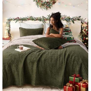 Imagem de Wonderful Colcha de veludo de luxo – Colcha de veludo listrado verde escuro King, edredom leve de veludo macio, adequado para animais de estimação, resistente a rasgos, conjunto de cama para todas as