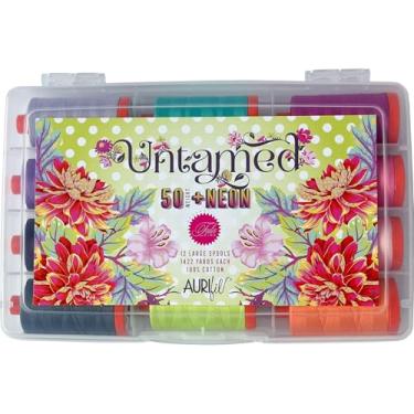 Imagem de Aurifil Designer Collections Kit de caixa de fios 12 carretéis grandes 100% algodão 50WT (1422 jardas cada) Untamed by Tula Pink TP50UD12 Neon feito na Itália (indomável)
