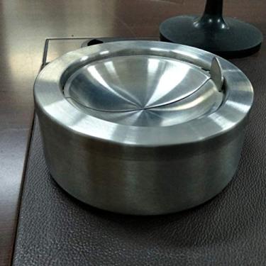 Imagem de Cinzeiro com tampa, cinzeiros de cigarro de metal à prova de vento para uso interno ou externo (prata)