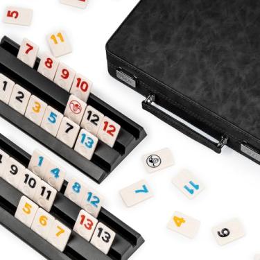 Imagem de Conjunto de jogos Rummy, 2 a 4 jogadores com 106 peças e 4 prateleiras, conjunto de jogos de viagem Rummy com capa de couro sintético, jogos de tabuleiro clássicos divertidos para a família (preto)