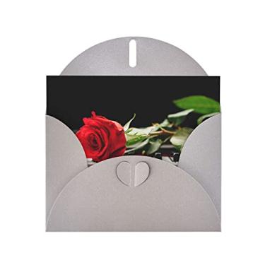 Imagem de Ourdovi Rosa vermelha no piano cartões em branco com envelopes coloridos, para todas as ocasiões, aniversários, agradecimento, bebê, casamentos, aniversários, bênçãos.