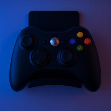 Imagem de Suporte de Parede para Headset e Controle, PLA Premium, 8,5 x 3,4 x 5,7 cm, Preto Fosco, Design Moderno (Preto)