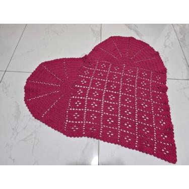 Imagem de Tapete Decorativo de Crochê Artesanal, Passadeira Coração Rosa Pink, Design Rendado, 90x93cm, 700g