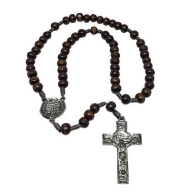 Imagem de Terço duas cruzes em madeira marrom e medalha prateada