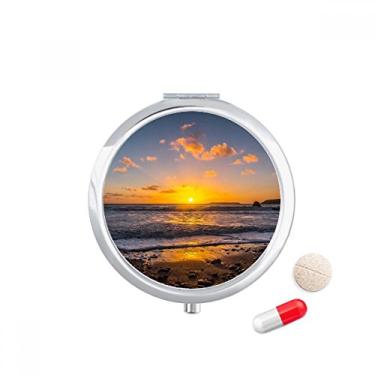 Imagem de Caixa de comprimidos de bolso com imagem natural, oceano, água, mar, praia, ciências, medicamentos, armazenamento