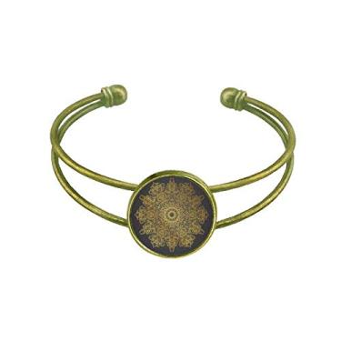 Imagem de Bracelete retrô aberto com a cultura tailandesa da alfândega de ouro