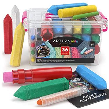 Imagem de Arteza Kids Conjunto de giz Sidewalk – 36 peças jumbo laváveis com 4 formas divertidas, clipes, guia de jogo e bolsa de armazenamento para brincadeiras ao ar livre