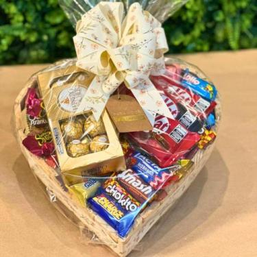 Imagem de Cesta De Chocolate Em Formato De Coração Com Lindo Laço - THE DRINK PR
