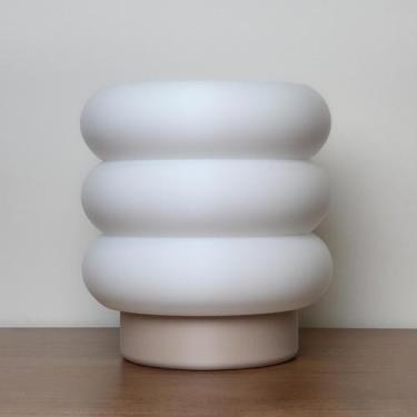 Imagem de Luminária e Abajur Mini Nuvem para Mesa Quarto Escritório com Lâmpada 