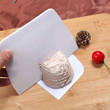 Imagem de Conjunto de raspador de bolo de plástico de 7 peças, cortadores de massa profissionais e alisadores para decoração de bolos, ferramentas de panificação