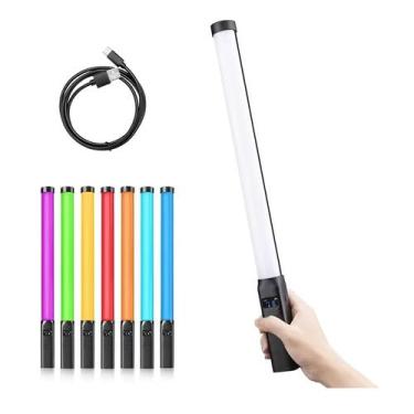 Imagem de "Bastão de Luz LED VL119 RGB – Luz Quente e Fria, Efeitos Strobo, Estrutura Preta, Portátil e Recarregável, Ideal para Fotografia e Vídeos"(2)