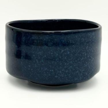 Imagem de Product of Gifu Japan Tigela Matcha de cerâmica – Tigela Chawan Matcha feita à mão, tigela japonesa, azul-marinho, 620 ml
