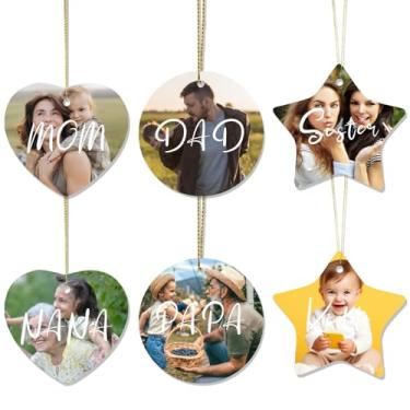 Imagem de 6 peças de enfeites de Natal redondos de cerâmica, conjunto de enfeites de foto dupla face personalizados 2025, lembrança de memória de imagem personalizada para árvore, presente de decoração de casa