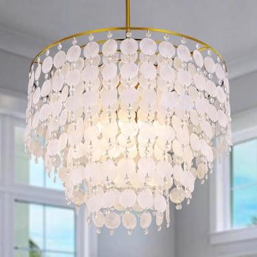 Imagem de TOCHIC Lustre natural Capiz Shell, lustre costeiro moderno dourado 6 luzes para sala de jantar, pendurado Boho redondo praia concha pendente luz para sala de estar, quarto, cozinha, hall de entrada