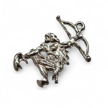 Imagem de Kit 12 Pingentes Ferramenta Oxossi Arco e Erukere 3,5 cm