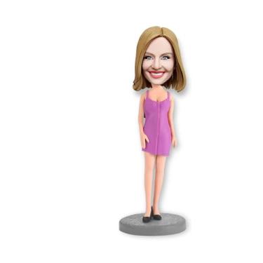 Imagem de Bobblehead de moda personalizada, saia rosa, totalmente feita à mão, decoração de mesa. Presente personalizado