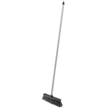 Imagem de VASSOURA ESCOVAO PLASTICO PP 25 cm X 5,5 cm X 11 cm E CABO MADEIRA 120 cm