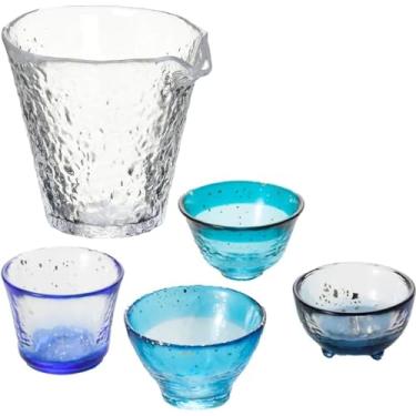 Imagem de Conjunto de saquê de vidro Tusgaru [4 tons de azul Tsugaru]: 1 jarra de saquê e 4 copos de saquê em caixa de presente (feita à mão no Japão)