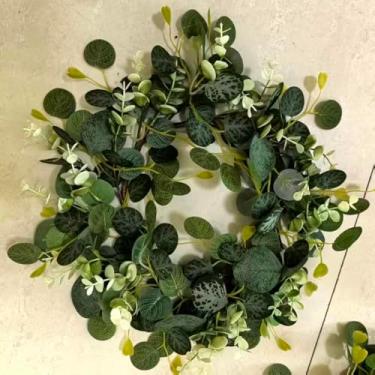 Imagem de LSKYTOP Guirlandas verdes de eucalipto 30,5 cm artificial primavera verão guirlandas de folhas de eucalipto para decoração de casa de fazenda porta da frente