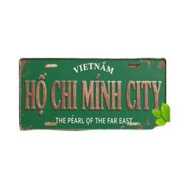 Imagem de Placa De Metal Retro Da Cidade De Ho Chi Minh Com Fundo Verde, Placa D
