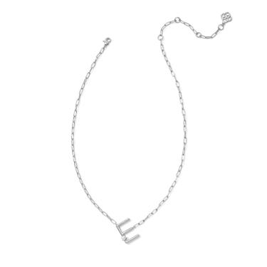 Imagem de Kendra Scott Colar feminino com pingente de pérola e letra E, prata, branco, pérola, tamanho único, One Size, Latão, Pérola