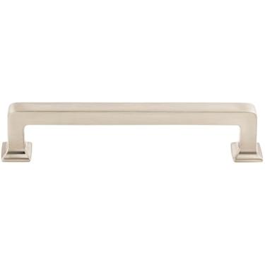 Imagem de Puxador de armário Ascendra TK704 da Top Knobs – 13,5 cm de centro a centro, aparelho, Satin Nickel