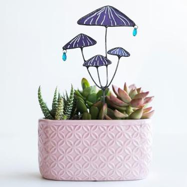 Imagem de Velasyart Protetor solar para decoração de plantas com cogumelos roxos para decoração de plantas – Ornamento exclusivo de cogumelos de vidro para vasos de flores, presente para amigos e amantes de