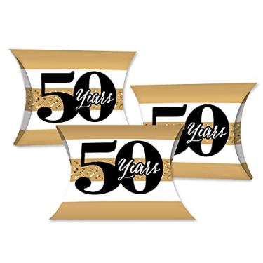 Imagem de Big Dot of Happiness We Still Do - 50º aniversário de casamento - Caixas de presente para lembrancinhas - Caixas de travesseiro pequenas para festa de aniversário - Conjunto com 20