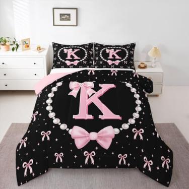 Imagem de Erosebridal Conjunto de edredom Queen com laço rosa e preto com inicial K – Conjunto de cama de gravata borboleta rosa coquete rosa para meninas e crianças, conjunto de cama com laço personalizado