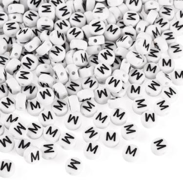 Imagem de FASHEWELRY 500 peças de contas de acrílico letra M 7 x 4 mm a granel contas planas redondas do alfabeto contas maiúsculas para pulseiras da amizade colar brinco fabricação de joias branco preto