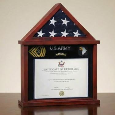 Imagem de Vitrine de bandeira para bandeira americana dobrável de 3' X 5' com certificado e suporte de documentos Caixa de sombra militar para veteranos da Força Aérea da Marinha do Exército, acabamento em mogno de madeira maciça