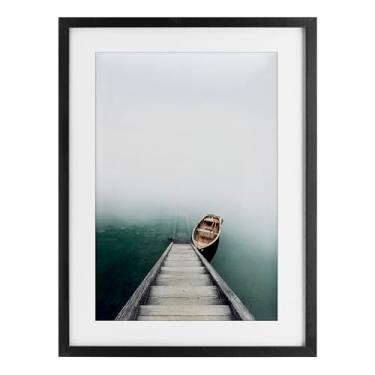 Imagem de Stupell Industries Barco na parte inferior das escadas impressão emoldurada preta sob vidro, design por Sisi e Seb, 23 x 17