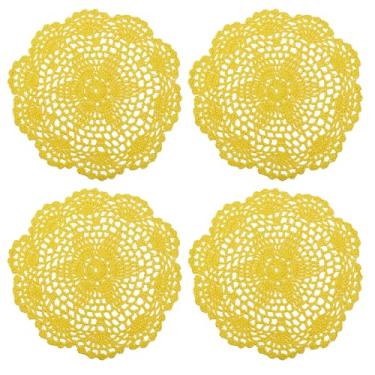 Imagem de Porta-copos de crochê, 4 peças de 20 cm – Porta-copos feitos à mão em crochê de algodão, jogo americano de renda redonda com padrões florais para decoração de festa de casamento (amarelo)