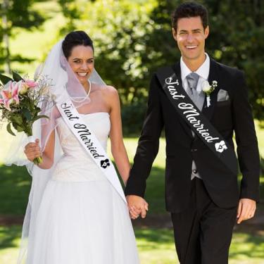 Imagem de Conjunto de 2 faixas Just Married, decoração de recepção de casamento, decoração de lua de mel, adereços para recém-casados