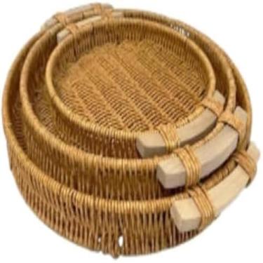 Imagem de Bandejas redondas, madeira natural, servir alimentos e bebidas, ideal para decorar, artesanalmente feitas, leves, bonitas, e duraveis