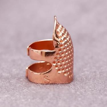 Imagem de Capas de dedo para dedais de costura de liga de zinco ajustáveis em ouro rosa - protetores de ponta de dedo para fabricação manual