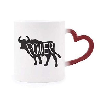 Imagem de Caneca de grés com contorno de animal de vaca preto sensível ao calor natural muda de cor vermelha