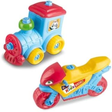 Imagem de Veiculos de brinquedo de trem e motocicleta, diversos tamanhos, animado.