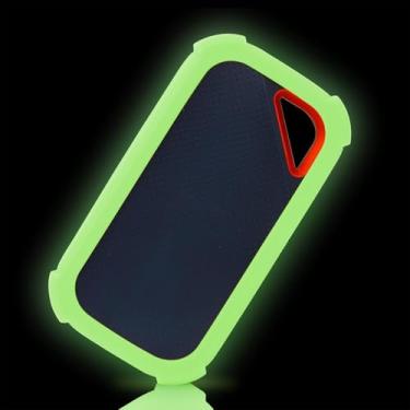 Imagem de LEFXMOPHY Capa E81 compatível com SanDisk Extreme PRO SSD portátil V2 SDSSDE81 capa de nova geração, protetor de silicone macio verde que brilha no escuro (não serve para a geração antiga)
