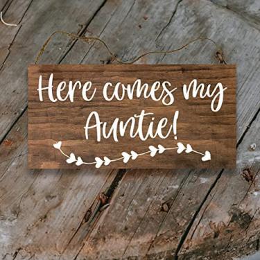 Imagem de Agriism Placa "Aqui Vem Minha Tia" - Porta-Alianças De Madeira Para Cerimônia Casamento 30X15 Cm