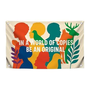 Imagem de Bandeiras multicoloridas de 9,5 x 1,5 m com citação "In A World Of Copies Be An Original" - Banners de parede de poliéster de um lado com quatro ilhós de latão - Bandeira Gobelin durável brilhante