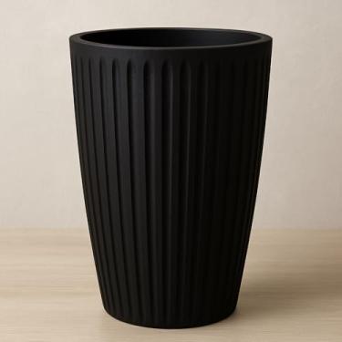 Imagem de Vaso Decorativo Na Cor Preta Para Plantas Coluna Romana Em Polietileno