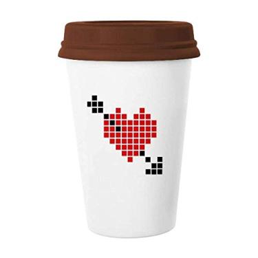 Imagem de Caneca de cerâmica para copo de café Pierce via Heart Pixel da Dia dos Namorados
