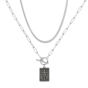 Imagem de MANZHEN Conjunto de colar de cruz com inicial em camadas, corrente de cobra prata com pingente de letra quadrada, gargantilha feminina com fecho de botão, 18 Inches, Metal, Sem Pedra Preciosa